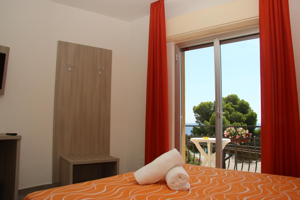 Chrismare Hotel Mazzeo Exterior foto