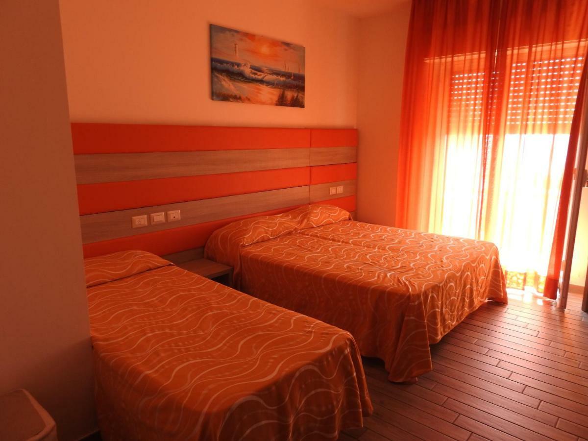 Chrismare Hotel Mazzeo Exterior foto